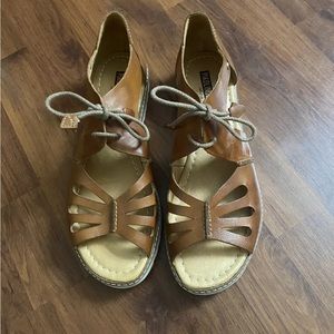 Pikolinos Womens Sandal size 42